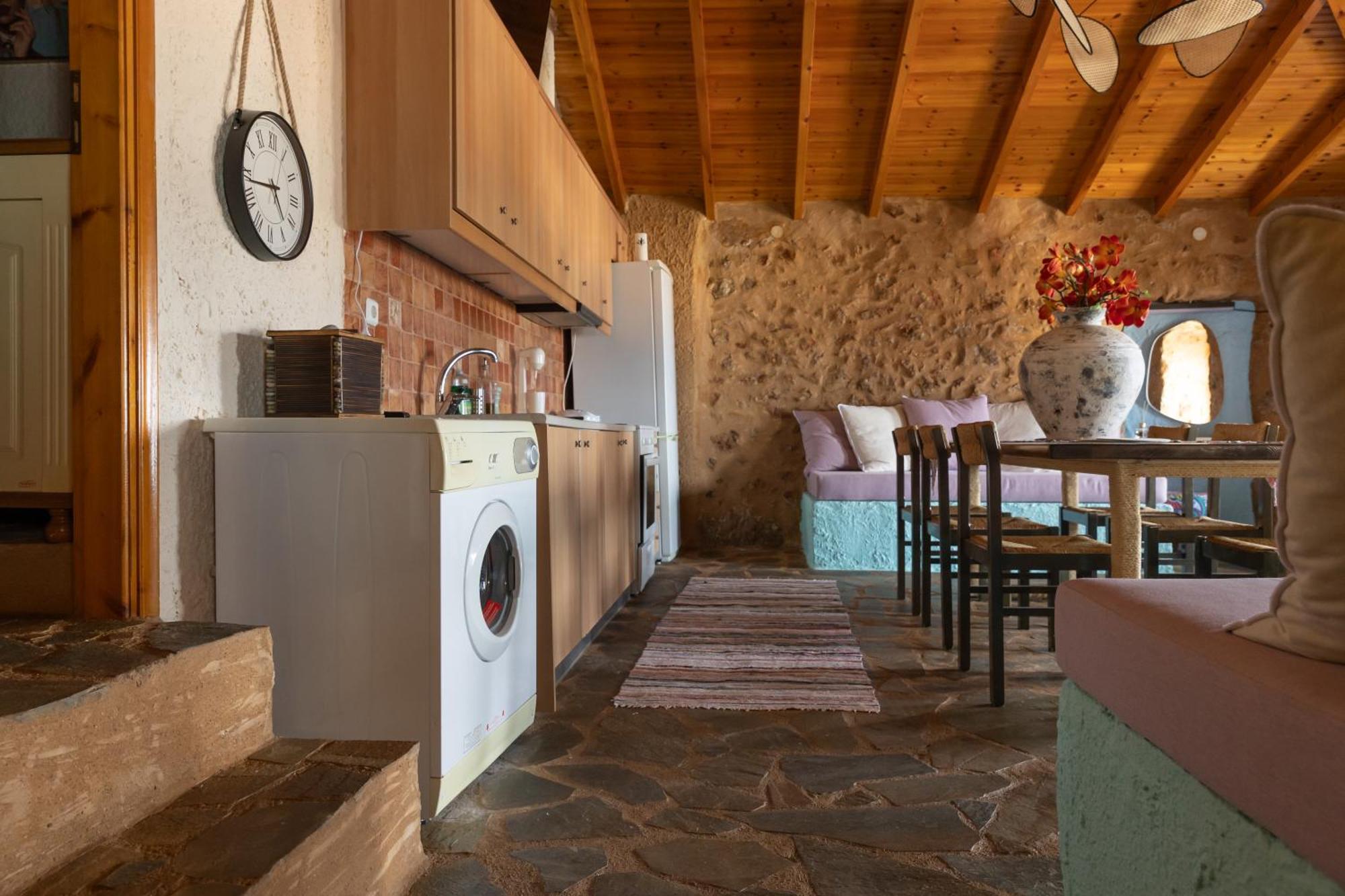 Vasiliki Cozy & Modern House Githio Viewヴィラ エクステリア 写真